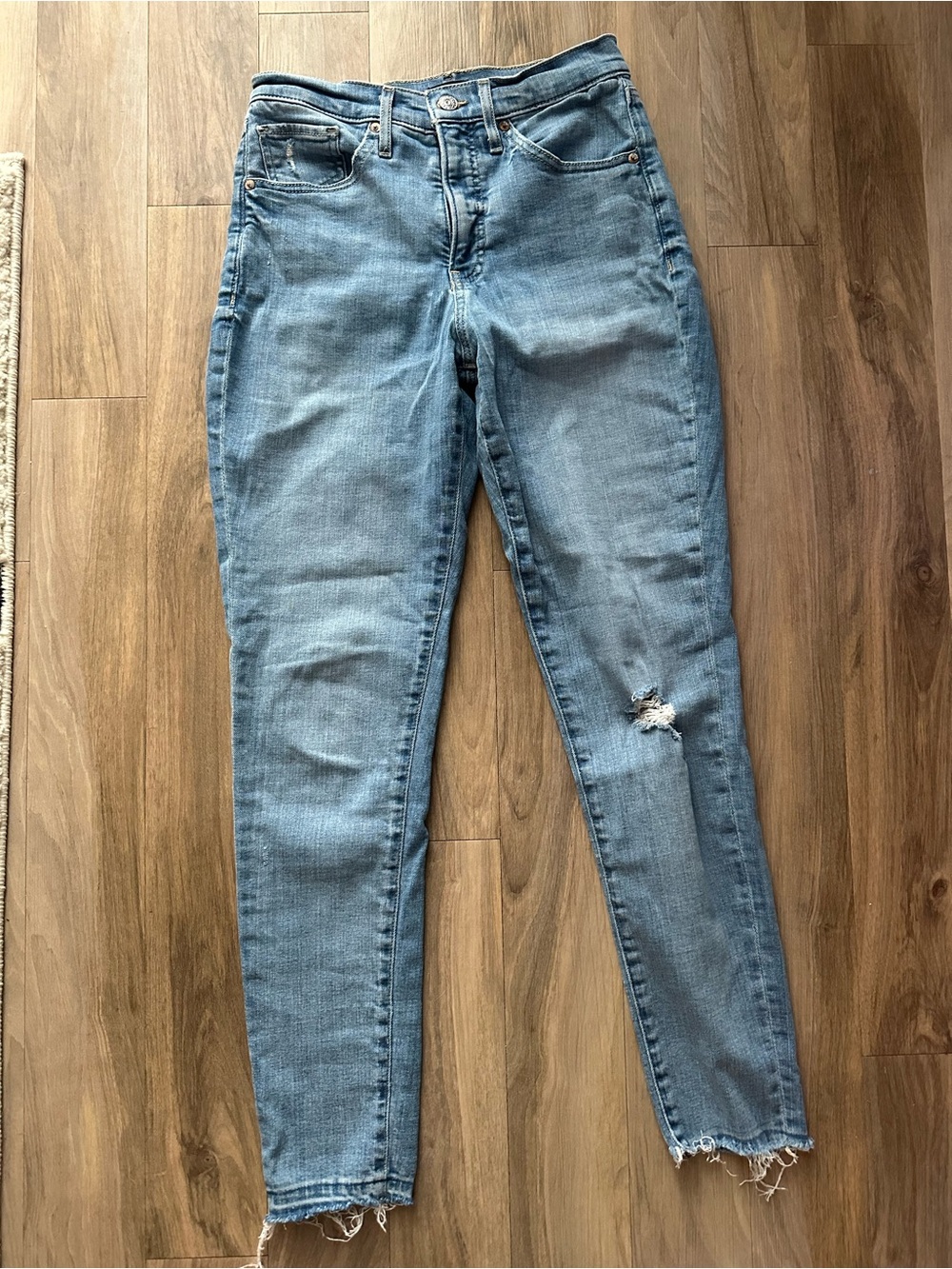 EXPRESS HIGH-RISE SKINNY LIGHT WASH JEANS